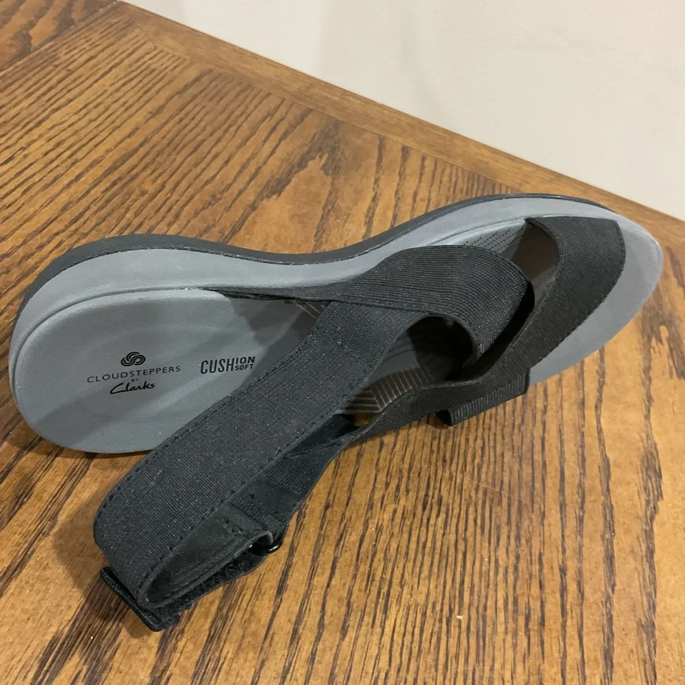Cloudsteppers by Clarks Black and Gray Sandals - Picture 8 of 12
